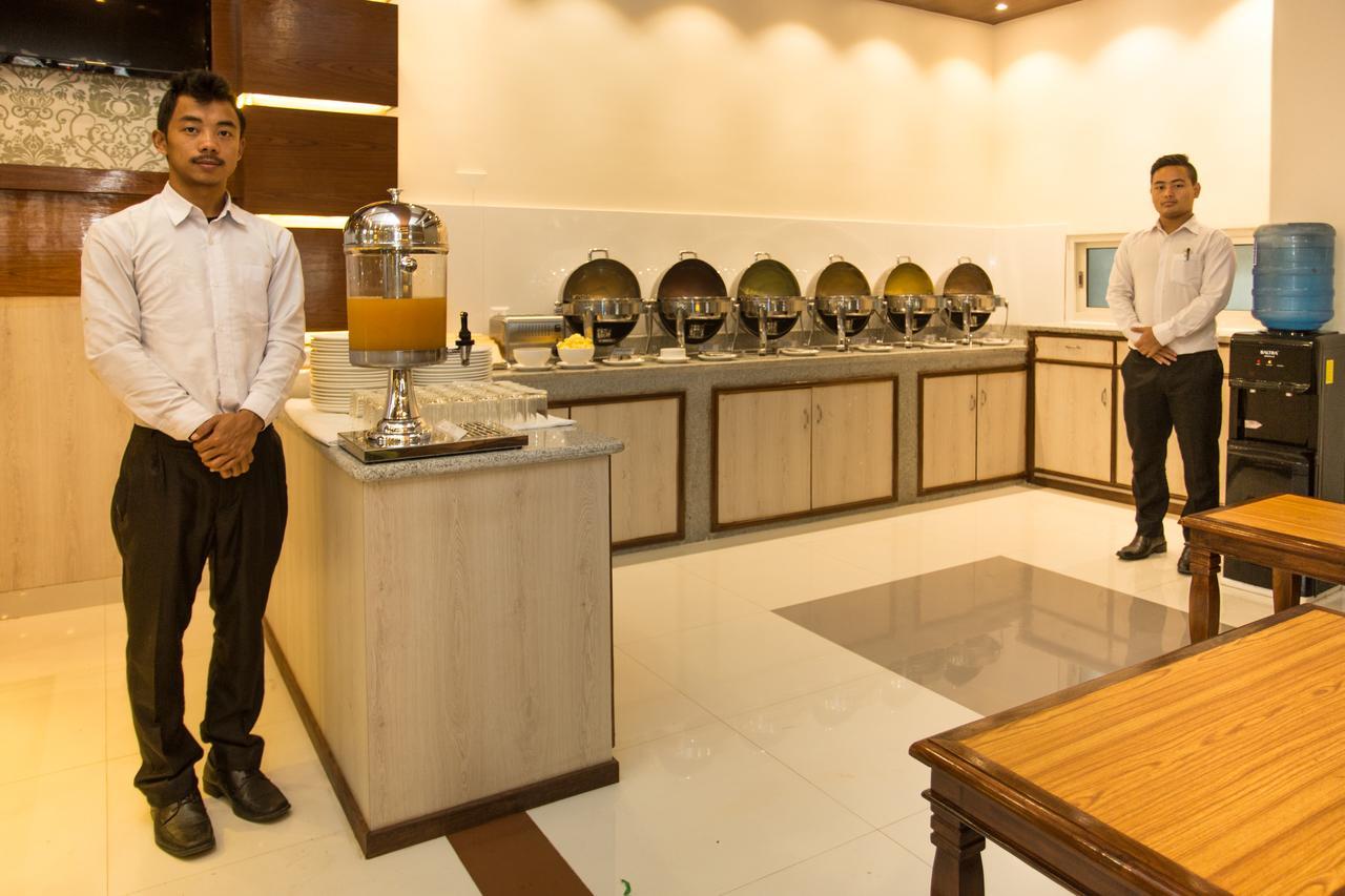 Hotel White Pearl Pokhara Eksteriør billede