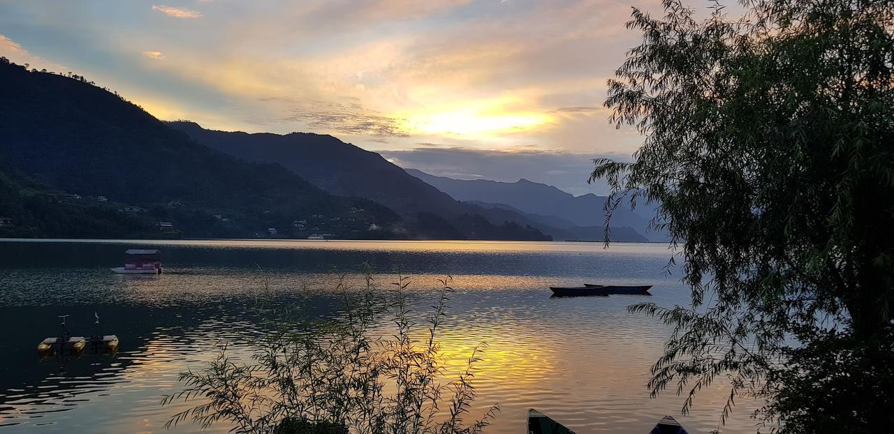 Hotel White Pearl Pokhara Eksteriør billede