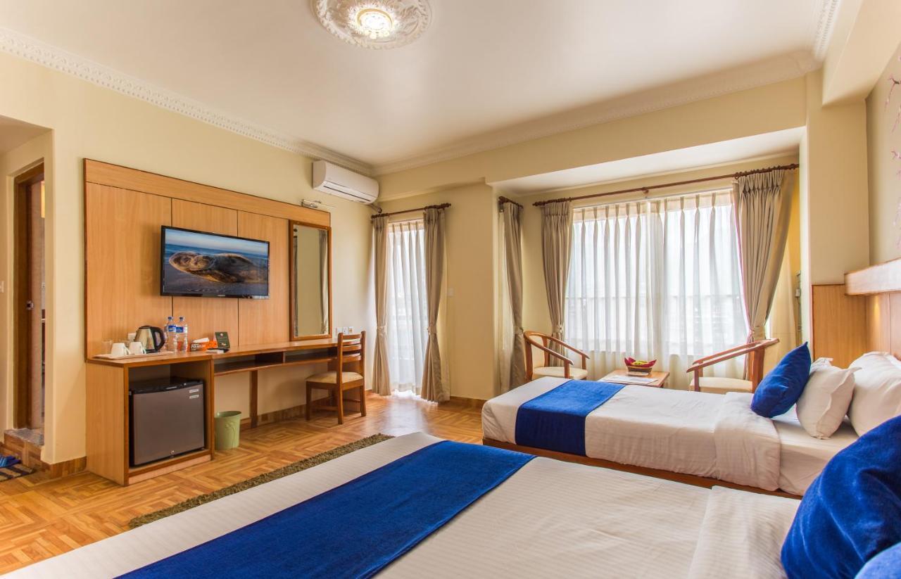 Hotel White Pearl Pokhara Eksteriør billede