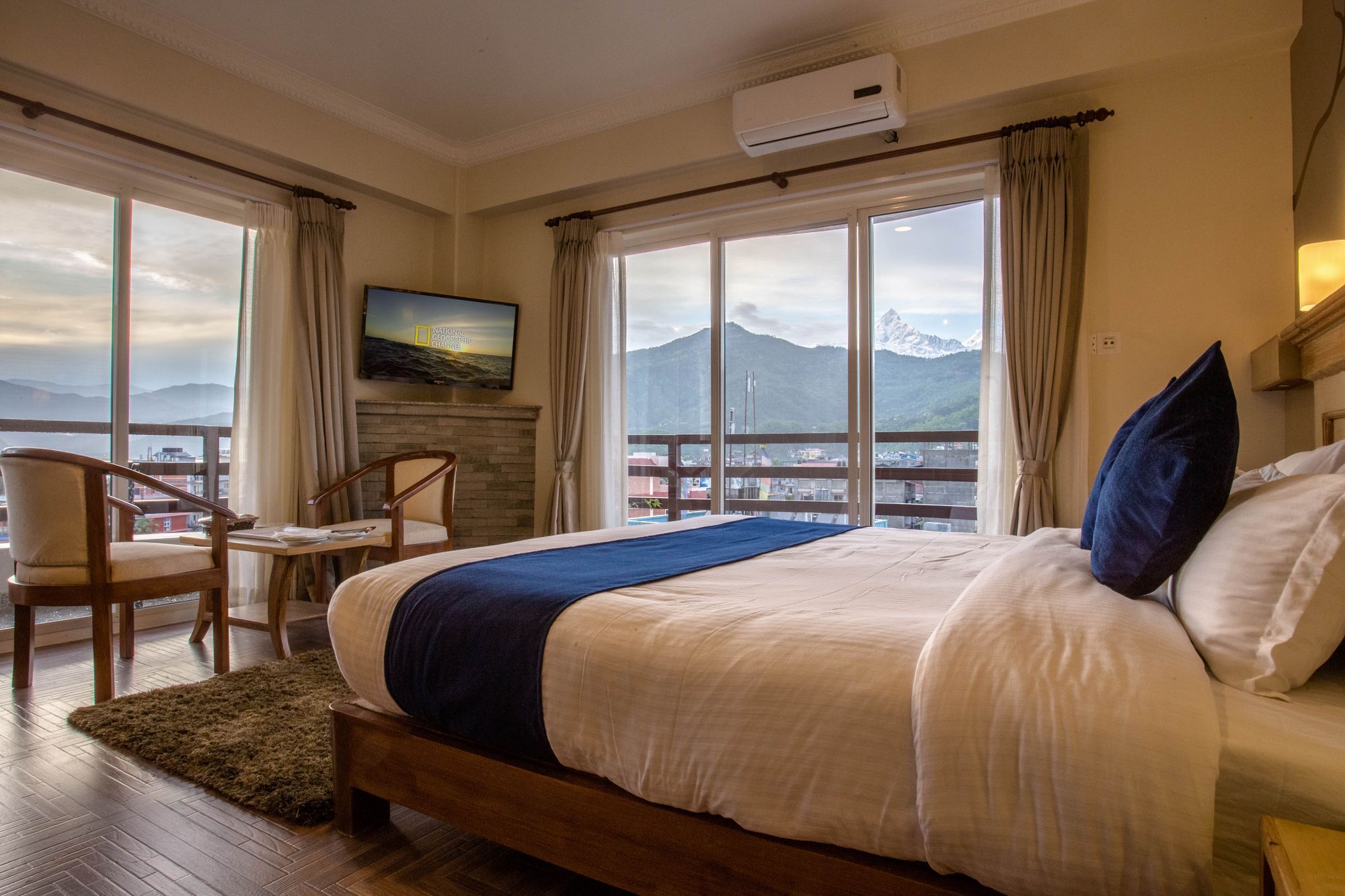 Hotel White Pearl Pokhara Eksteriør billede