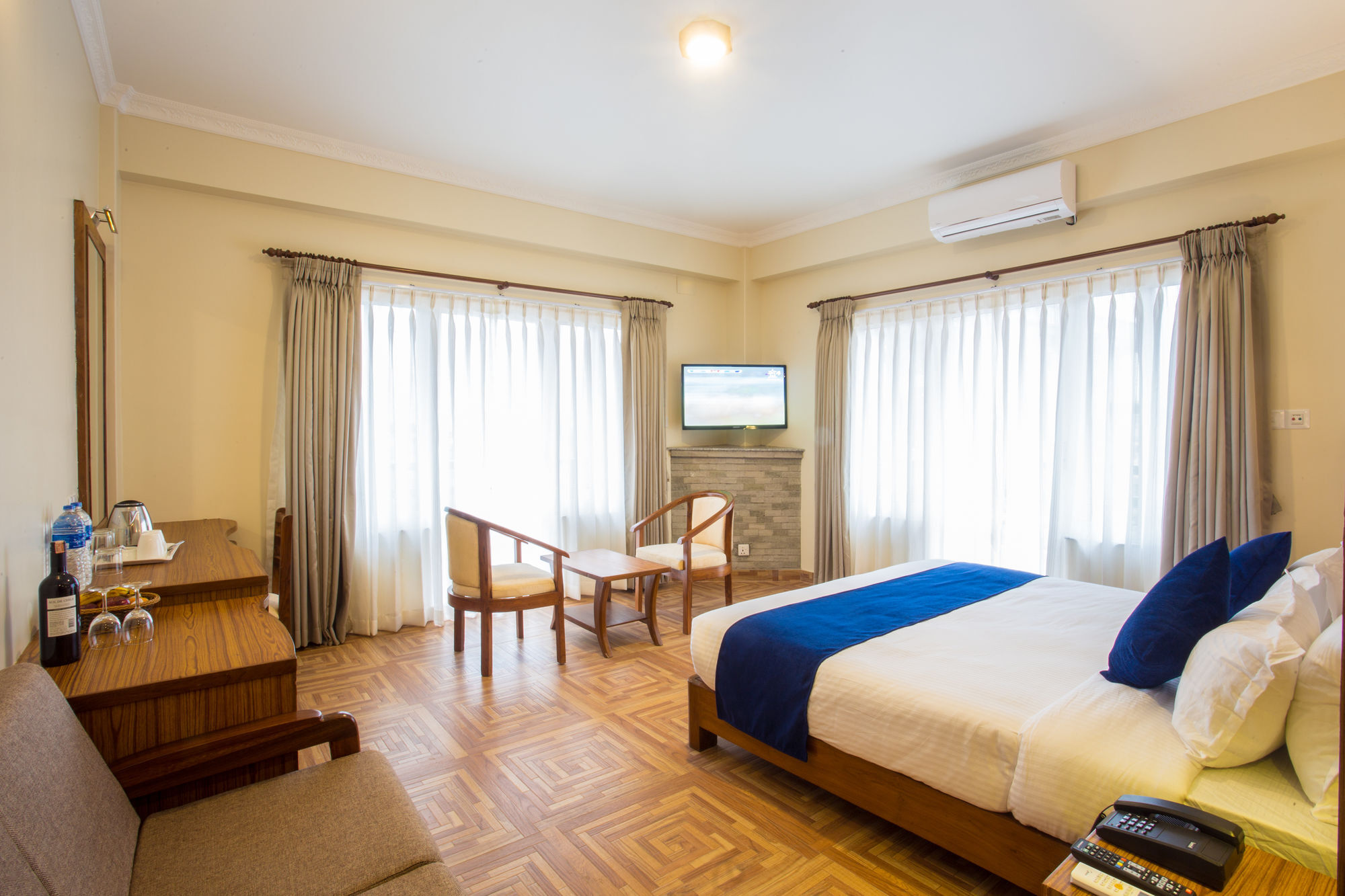 Hotel White Pearl Pokhara Eksteriør billede