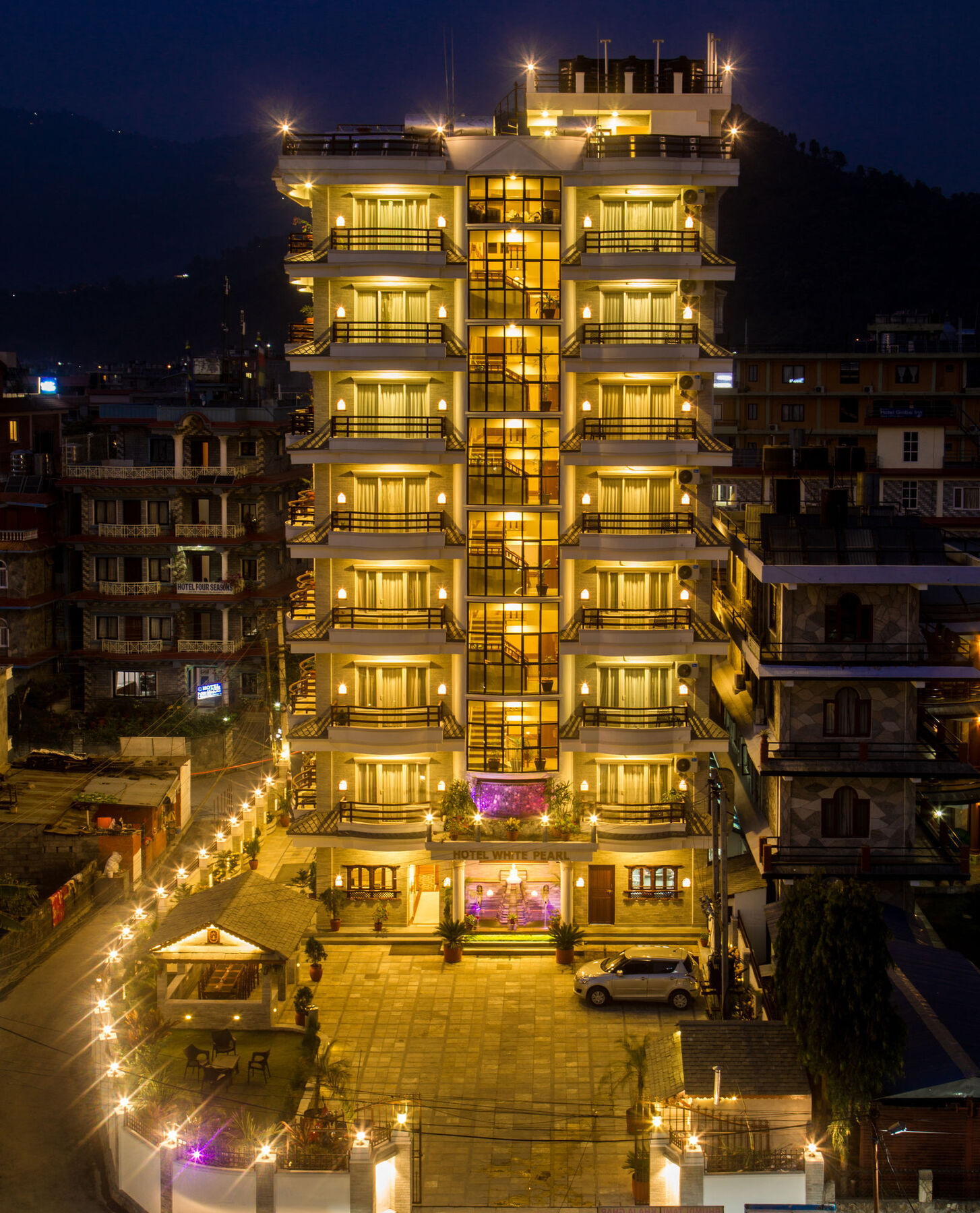 Hotel White Pearl Pokhara Eksteriør billede
