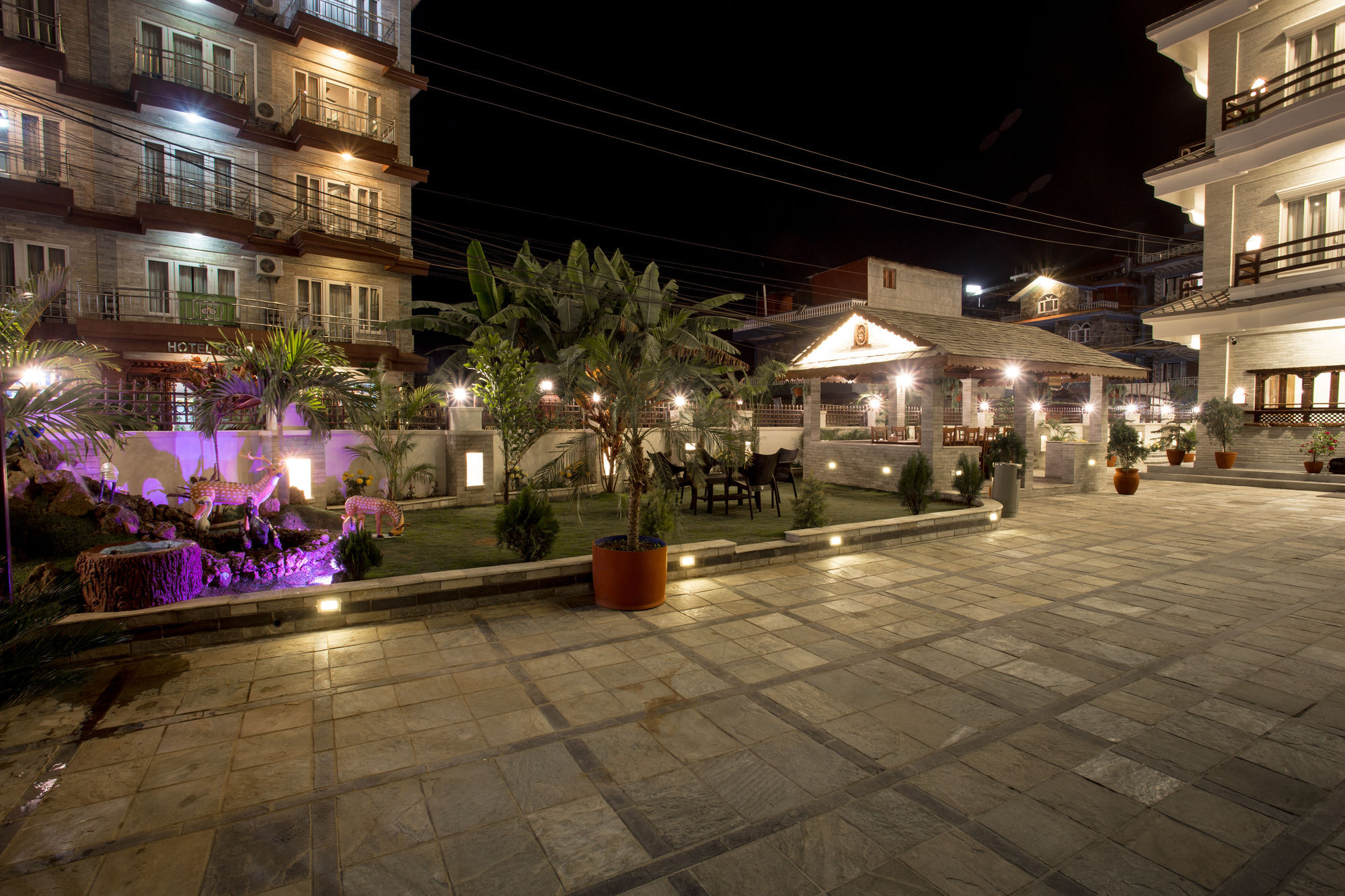 Hotel White Pearl Pokhara Eksteriør billede