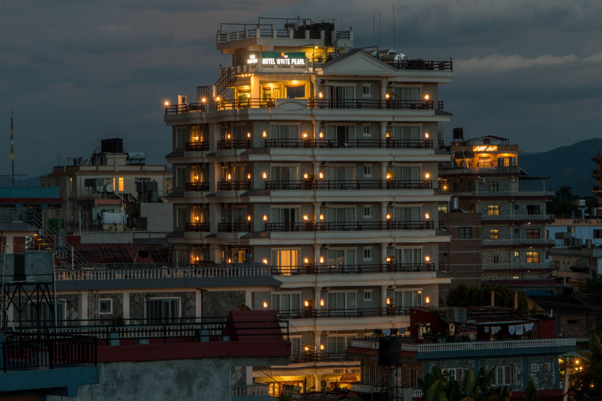 Hotel White Pearl Pokhara Eksteriør billede